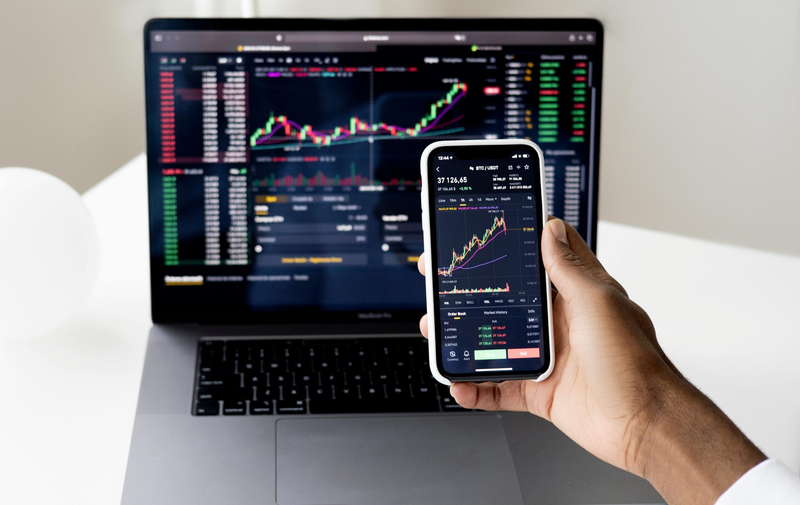 Top 10 Stock and Trade Platforms You Can Start With $100!